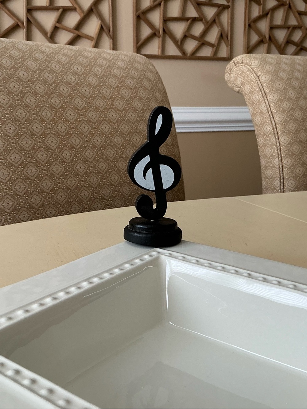 Music Note Platter Decoration - Treble Clef 🎼